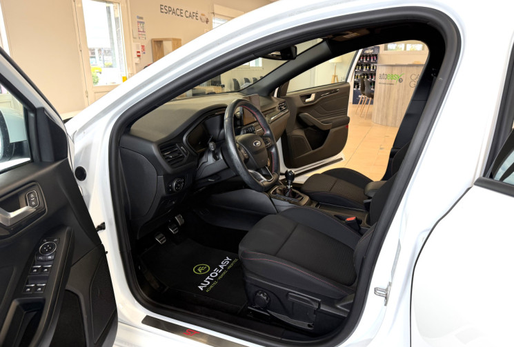 Ford Focus IV 1.0 SCTI 12V ECOBOOST 125 ST LINE / SUIVI COMPLET FORD / DISTRIBUTION A CHAINE  