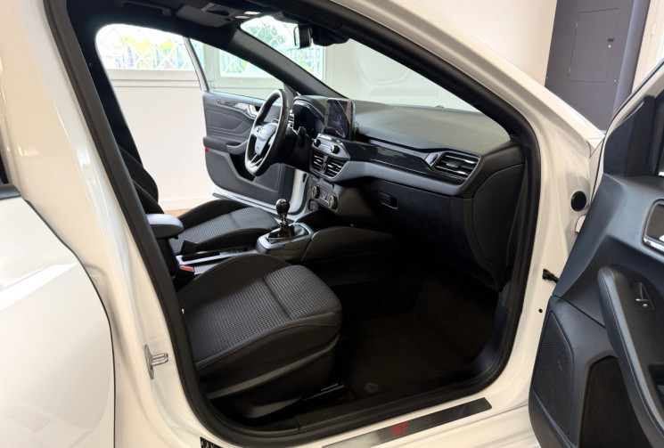 Ford Focus IV 1.0 SCTI 12V ECOBOOST 125 ST LINE / SUIVI COMPLET FORD / DISTRIBUTION A CHAINE  