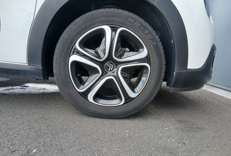 Citroën C3 1.2 THP 110cv EAT6 SHINE / DISTRIBUTION OK