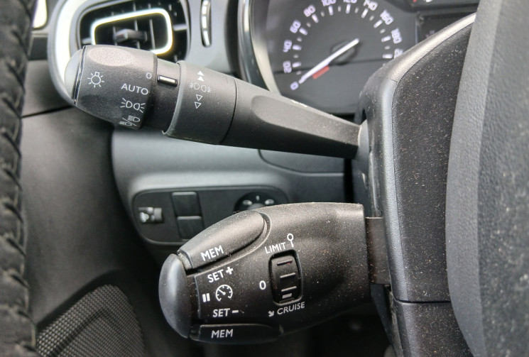 Citroën C3 1.2 THP 110cv EAT6 SHINE / DISTRIBUTION OK