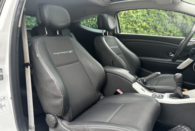 Renault Megane 3 Coupé 1.9 dCi 130ch FAP Monaco GP eco² Euro5