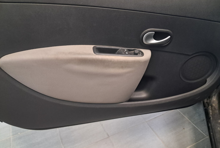 Renault Clio  III Sté 1.5 dCi 75  Générique 2 places - distribution neuve - 
