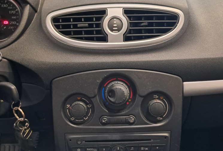 Renault Clio  III Sté 1.5 dCi 75  Générique 2 places - distribution neuve - 