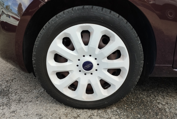 Ford Ka 1.2 i 69 cv Titanium BVM5