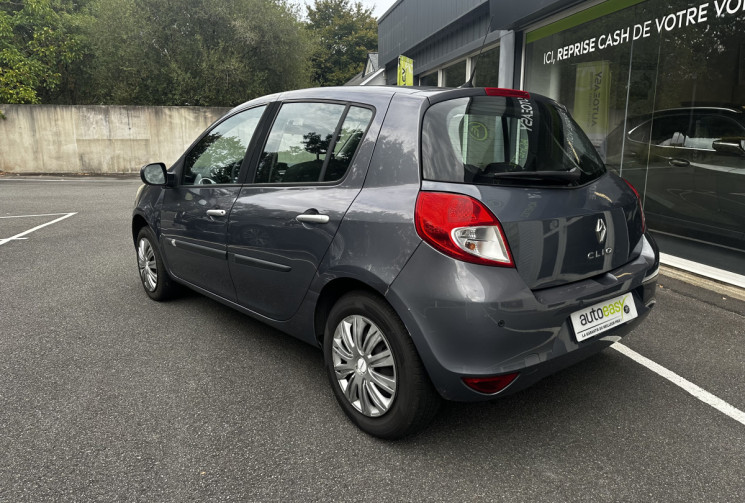 Renault Clio III 1.5 Dci 75ch Expression 1ère main / Climatisation