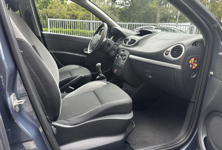 Renault Clio III 1.5 Dci 75ch Expression 1ère main / Climatisation