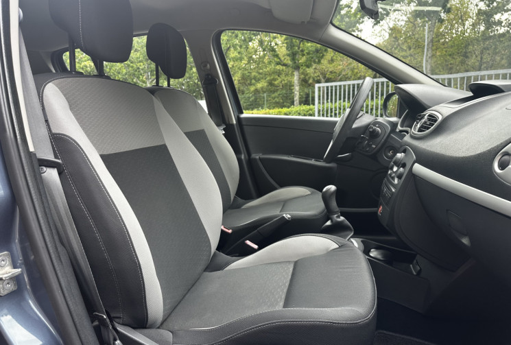 Renault Clio III 1.5 Dci 75ch Expression 1ère main / Climatisation