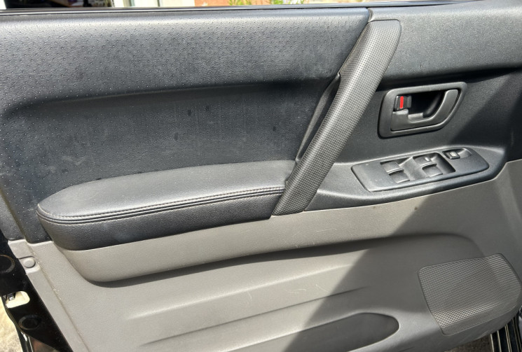Mitsubishi Pajero Long 3.2 Did Exceed BM 160 cv 7 Places