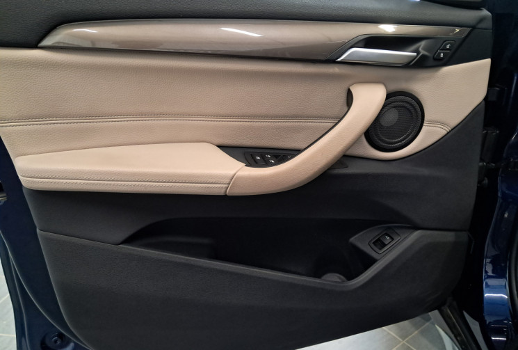 BMW X1 F48 sDrive 20i 192 XLine DKG7 - TOUTES OPTIONS - ATTELAGE AMOVIBLE - SUIVI ENTRETIEN BMW -