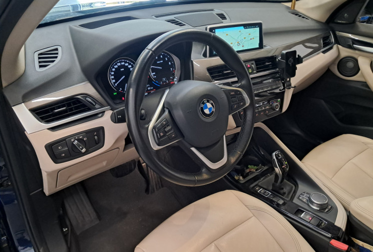 BMW X1 F48 sDrive 20i 192 XLine DKG7 - TOUTES OPTIONS - ATTELAGE AMOVIBLE - SUIVI ENTRETIEN BMW -