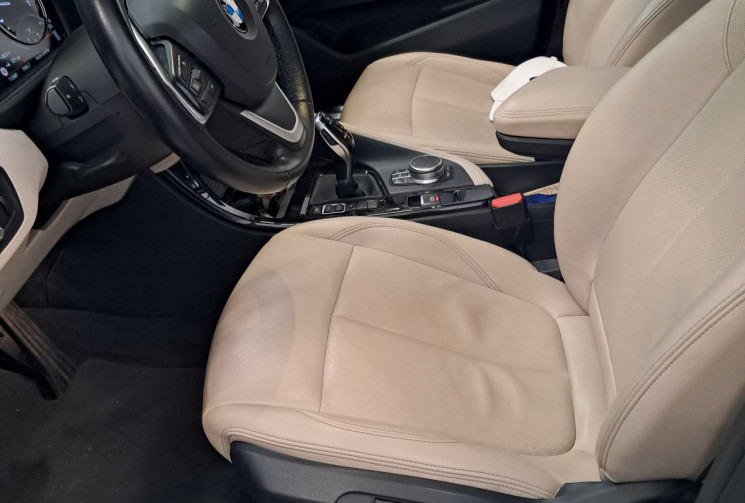 BMW X1 F48 sDrive 20i 192 XLine DKG7 - TOUTES OPTIONS - ATTELAGE AMOVIBLE - SUIVI ENTRETIEN BMW -