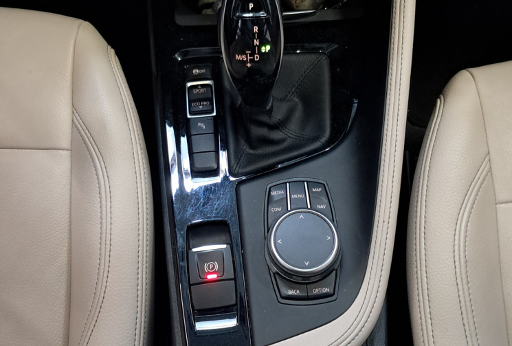 BMW X1 F48 sDrive 20i 192 XLine DKG7 - TOUTES OPTIONS - ATTELAGE AMOVIBLE - SUIVI ENTRETIEN BMW -