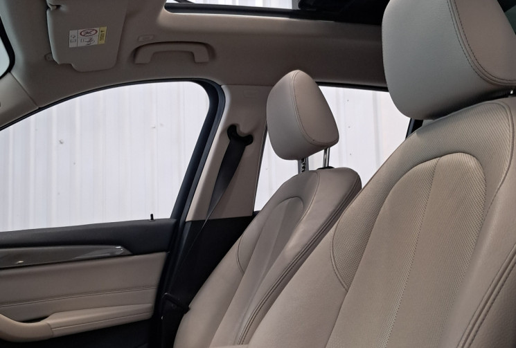 BMW X1 F48 sDrive 20i 192 XLine DKG7 - TOUTES OPTIONS - ATTELAGE AMOVIBLE - SUIVI ENTRETIEN BMW -