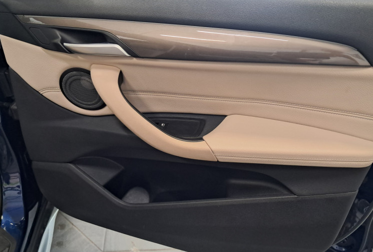BMW X1 F48 sDrive 20i 192 XLine DKG7 - TOUTES OPTIONS - ATTELAGE AMOVIBLE - SUIVI ENTRETIEN BMW -
