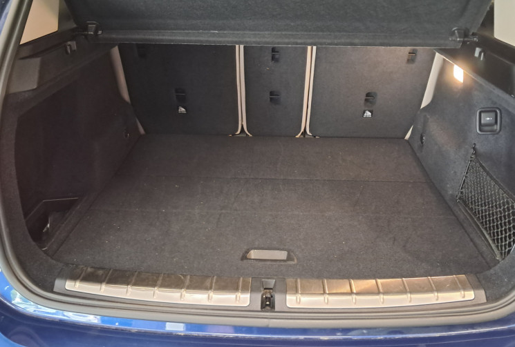 BMW X1 F48 sDrive 20i 192 XLine DKG7 - TOUTES OPTIONS - ATTELAGE AMOVIBLE - SUIVI ENTRETIEN BMW -