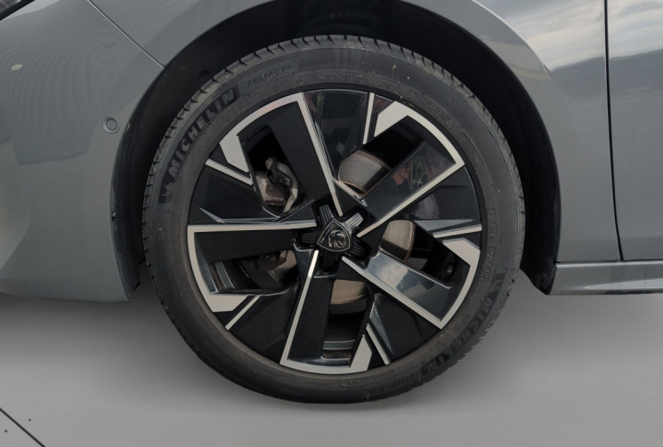 Peugeot 508 1.5 hdi 130 cv eat8  GT / focal / 360° / pack drive / 1° main / fr / suivi peugeot