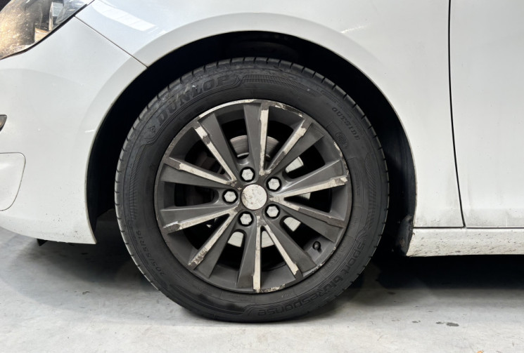 Peugeot 308 SW 1.6 BlueHDI Allure 2015 / TOIT PANO / ATTELAGE / CAMERA DE RECUL 