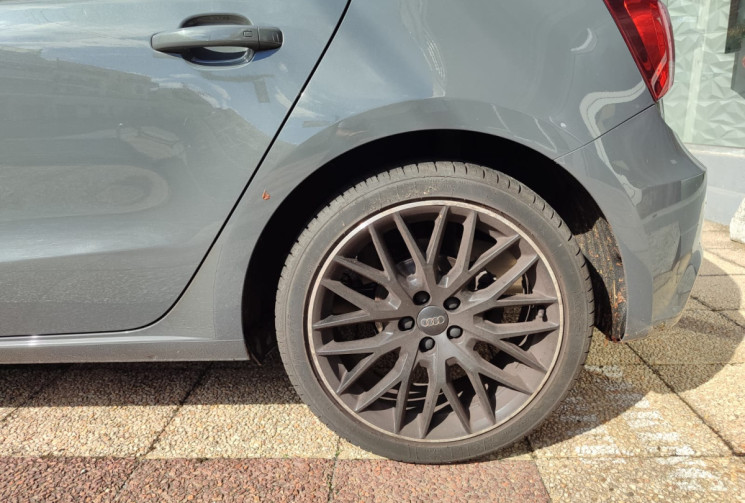 Audi A1 SPORTBACK I Phase 2 // 1.4 TSI S-Tronic  125 cv  // SUIVI AUDI