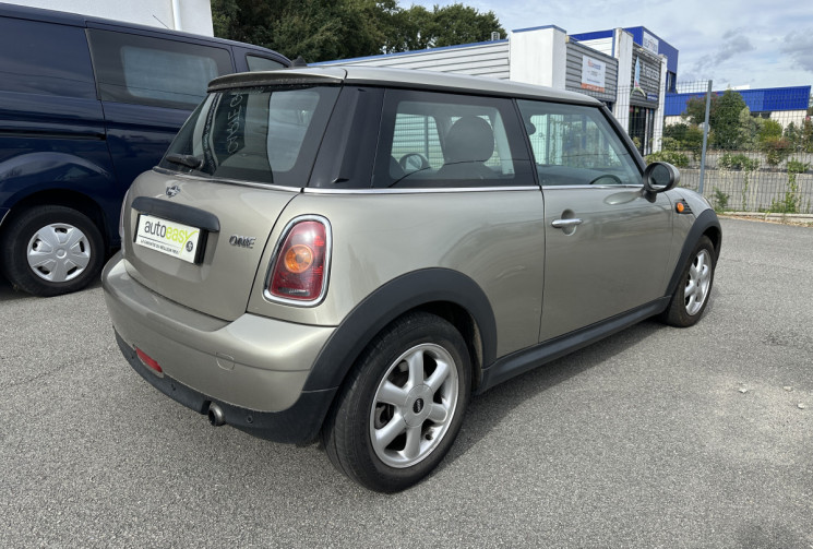 Mini Mini 2 (R56) One 1.4 i 75 CV
