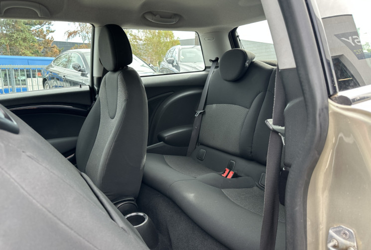 Mini Mini 2 (R56) One 1.4 i 75 CV