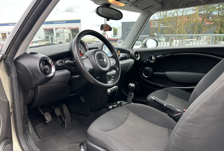 Mini Mini 2 (R56) One 1.4 i 75 CV