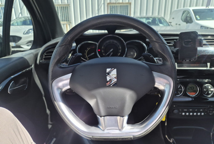 Citroën DS3 CABRIO (A56) Cabriolet 1.6 E-HDI BMP6 S&S 92 CV * CLIM * IDEAL JEUNE PERMIS 