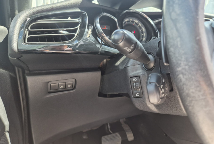 Citroën DS3 CABRIO (A56) Cabriolet 1.6 E-HDI BMP6 S&S 92 CV * CLIM * IDEAL JEUNE PERMIS 