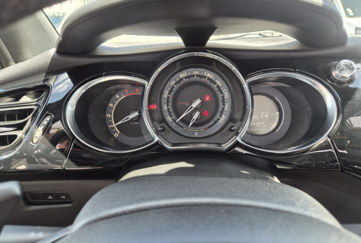 Citroën DS3 CABRIO (A56) Cabriolet 1.6 E-HDI BMP6 S&S 92 CV * CLIM * IDEAL JEUNE PERMIS 