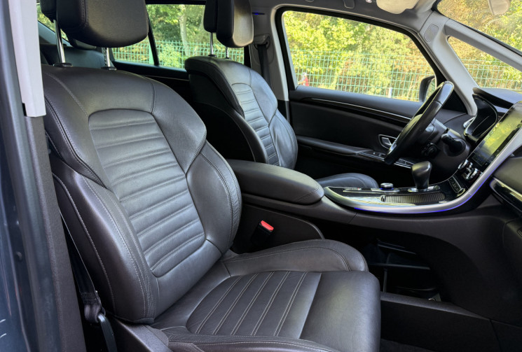Renault Espace V 1.6 dCi 160 INTENS EDC6 7 PLACES * TOIT PANO * ENTRETIEN ET CT A JOUR * GARANTIE