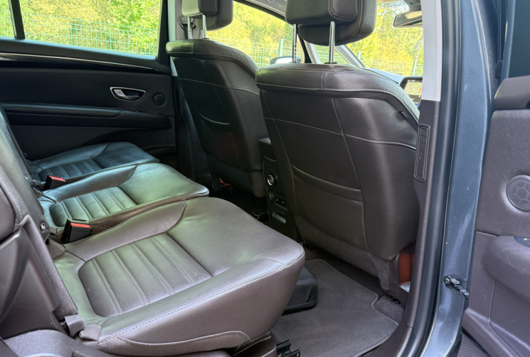 Renault Espace V 1.6 dCi 160 INTENS EDC6 7 PLACES * TOIT PANO * ENTRETIEN ET CT A JOUR * GARANTIE