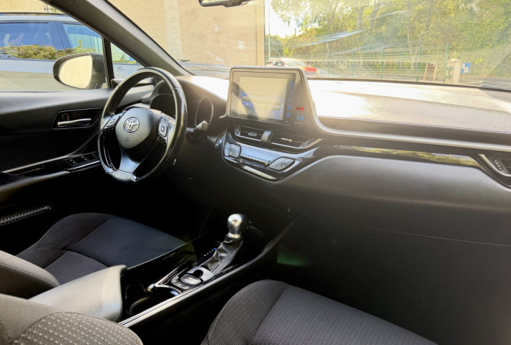 Toyota C-HR 1.8 VVT-i 122 HSD DESIGN CVT * 1ERE MAIN * ENTRETIEN ET CT A JOUR * GARANTIE 6 MOIS