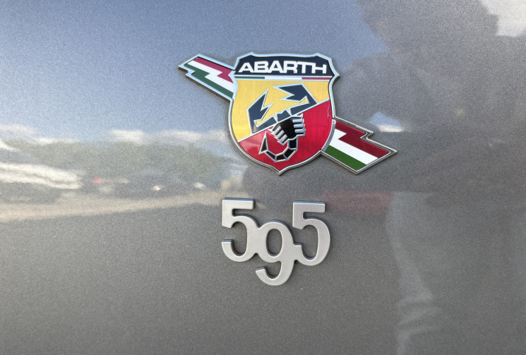 Abarth 500 595 TURISMO 165cv * Bi-ton * Entretien Complet * Très bon Etat