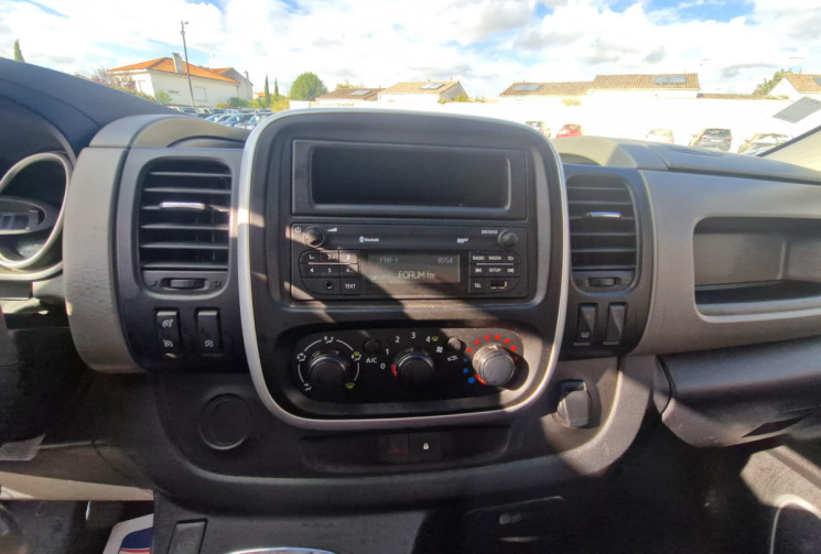 Renault Trafic III L1H11.6 DCI 125 / CT VIERGE / 13 325€ HT / GARANTIE 12 MOIS