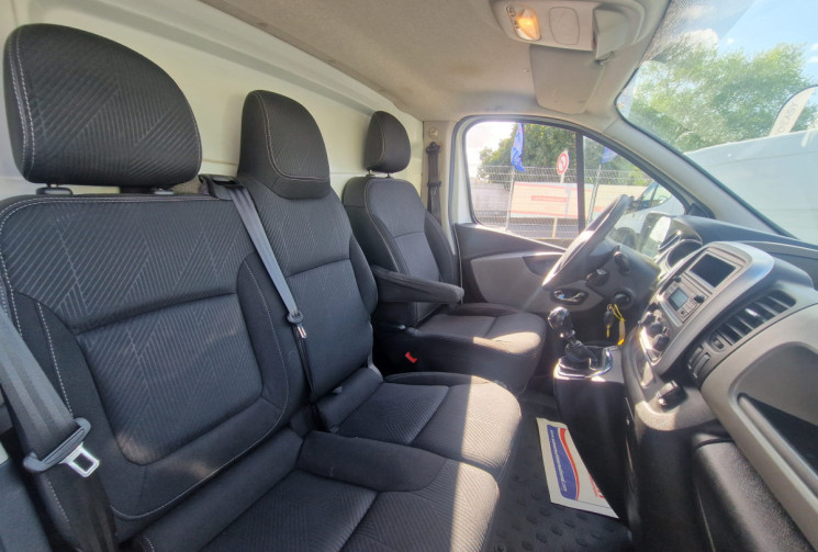 Renault Trafic III L1H11.6 DCI 125 / CT VIERGE / 13 325€ HT / GARANTIE 12 MOIS