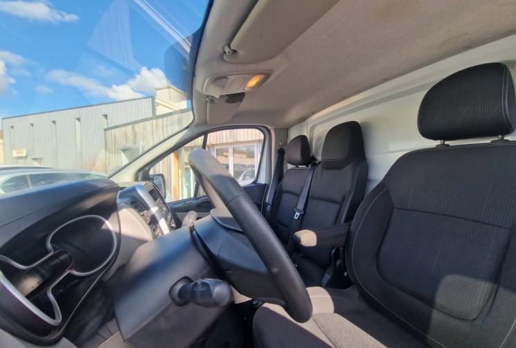Renault Trafic III L1H11.6 DCI 125 / CT VIERGE / 13 325€ HT / GARANTIE 12 MOIS