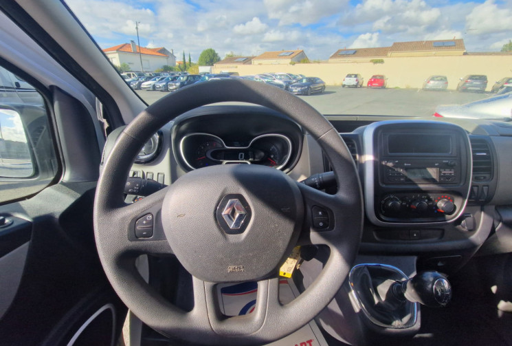 Renault Trafic III L1H11.6 DCI 125 / CT VIERGE / 13 325€ HT / GARANTIE 12 MOIS