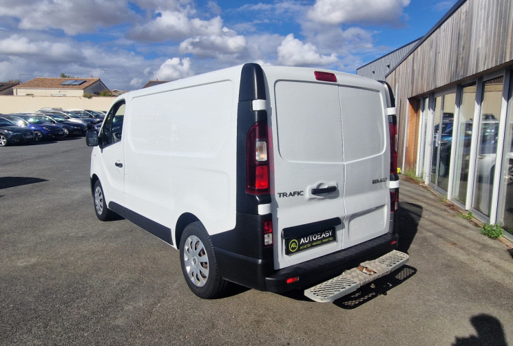 Renault Trafic III L1H11.6 DCI 125 / CT VIERGE / 13 325€ HT / GARANTIE 12 MOIS