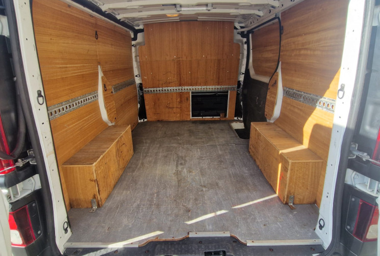 Renault Trafic III L1H11.6 DCI 125 / CT VIERGE / 13 325€ HT / GARANTIE 12 MOIS