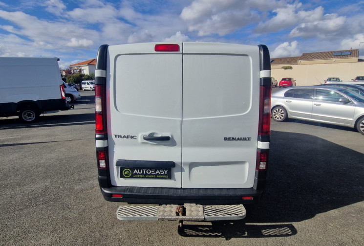 Renault Trafic III L1H11.6 DCI 125 / CT VIERGE / 13 325€ HT / GARANTIE 12 MOIS