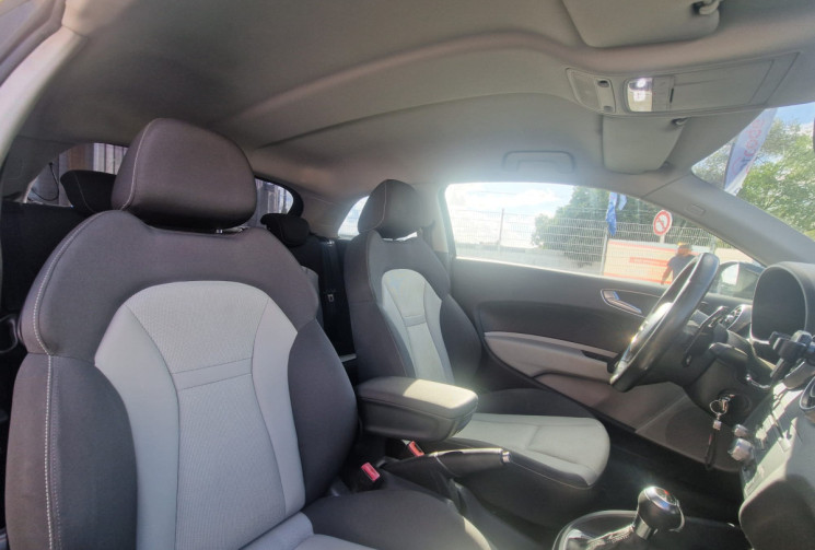 Audi A1  1.4 TFSI 122 /BOITE AUTO / S LINE / TRÉS BON ÉTAT / GARANTIE 12 MOIS