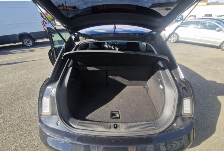 Audi A1  1.4 TFSI 122 /BOITE AUTO / S LINE / TRÉS BON ÉTAT / GARANTIE 12 MOIS