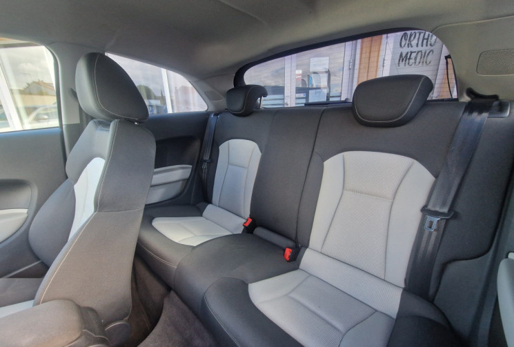 Audi A1  1.4 TFSI 122 /BOITE AUTO / S LINE / TRÉS BON ÉTAT / GARANTIE 12 MOIS