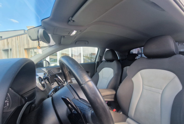 Audi A1  1.4 TFSI 122 /BOITE AUTO / S LINE / TRÉS BON ÉTAT / GARANTIE 12 MOIS