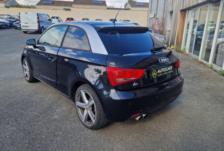 Audi A1  1.4 TFSI 122 /BOITE AUTO / S LINE / TRÉS BON ÉTAT / GARANTIE 12 MOIS