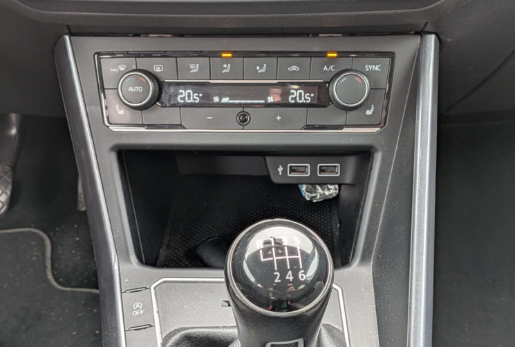 Volkswagen Polo  VI 1.0 TSI 116 / FINITION CARAT / ENTRETIEN SUIVI / GARANTIE 12 MOIS