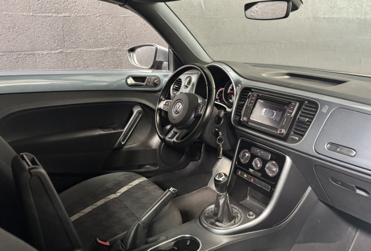Volkswagen Coccinelle VOLKSWAGEN Coccinelle Cabriolet 1.2 TSI 2017 / CAPOTE ÉLEC. / CAM / GPS
