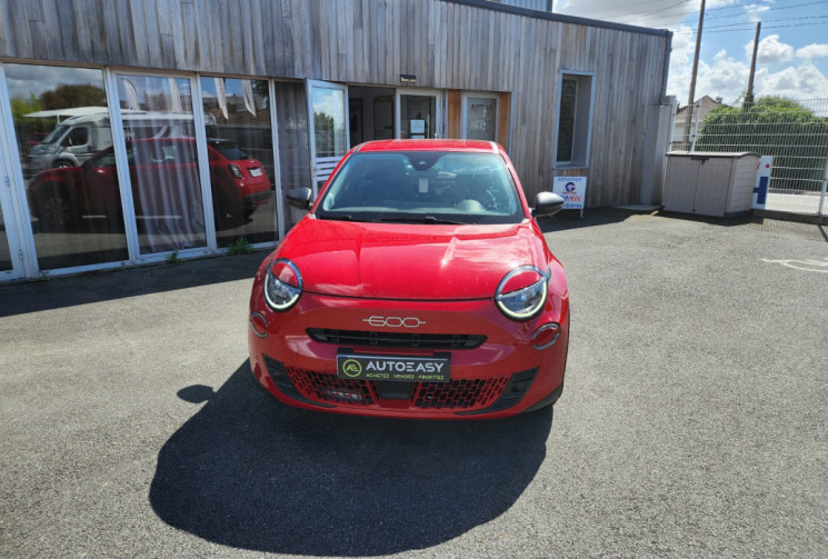 FIAT 600 HYBRIDE 136 CONFORT / GARANTIE CONSTRUCTEUR / TRES BON ETAT / PNEUS AV NEUFS