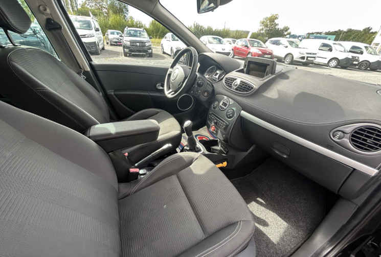 Renault Clio III 1.2 16V 75 CH NIGHT AND DAY TBE CT OK 