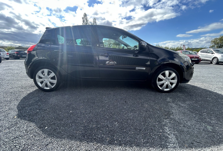 Renault Clio III 1.2 16V 75 CH NIGHT AND DAY TBE CT OK 