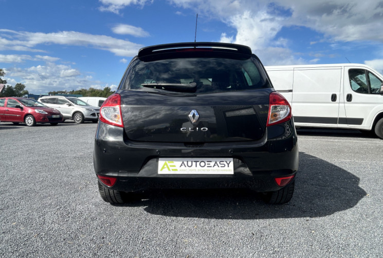 Renault Clio III 1.2 16V 75 CH NIGHT AND DAY TBE CT OK 